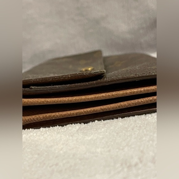 Louis Vuitton Vintage Monogram Sarah Wallet - Picture 4 of 16